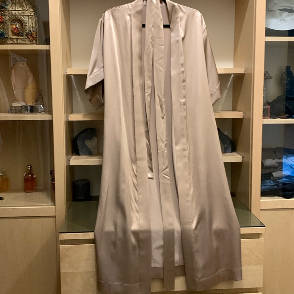 Sleep & Glo Kimono robe